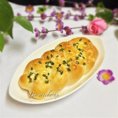 Onion and cheese bread