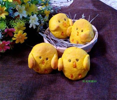 Cute chicken bread