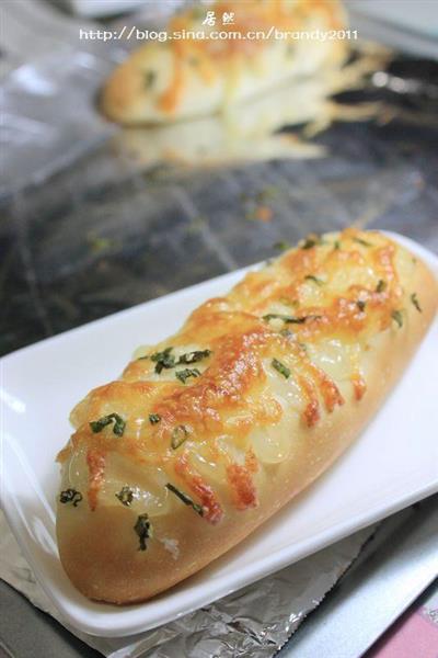 Onion and cheese bread