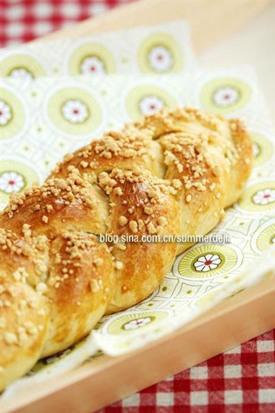 Fresh cream braided bread