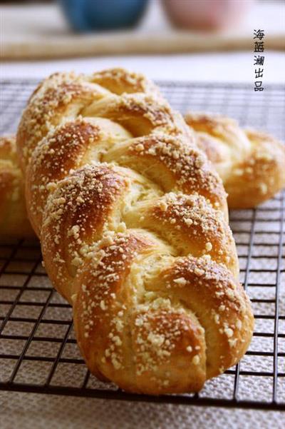 Fresh cream braided bread