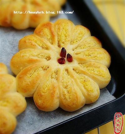 cacahuete flor shape bread