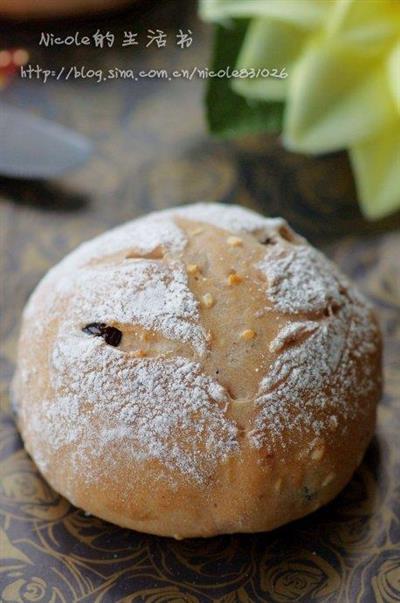 Red wine dry bread