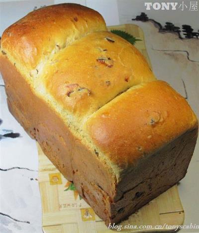 Whole wheat bread and dried bread