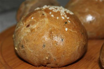 Red bean sand and whole grain bread