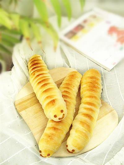 Caterpillar bread