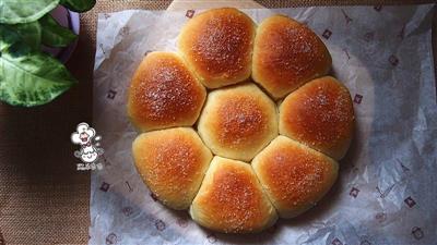 Red bean sandwiches - spread like flowers