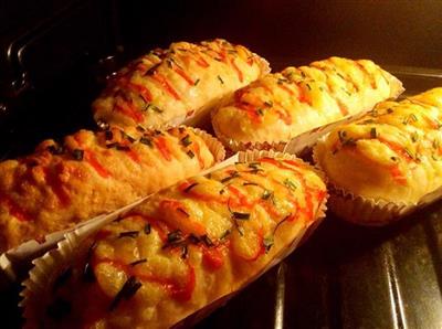 Onion and cheese bread