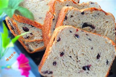 Whole wheat cranberry bread