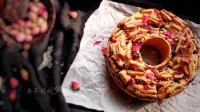 Cream rose bread