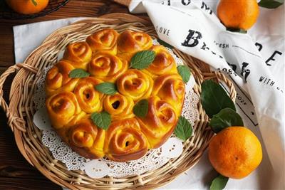 Pumpkin bread flowers