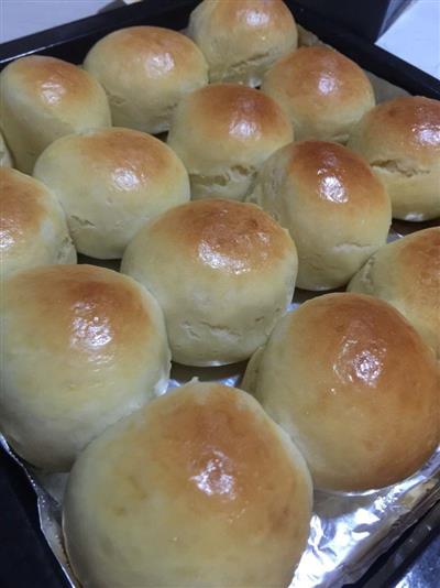 A small meal package with a bread maker