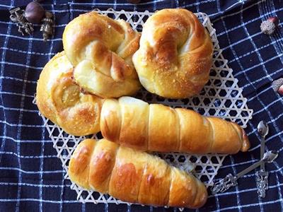 Refrigerated fermented coconut bread/cow horn bread