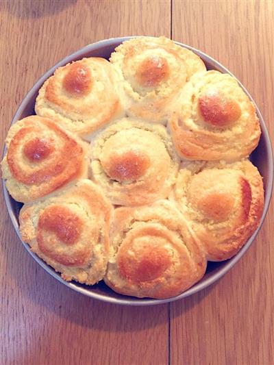 Coconut bread rolls