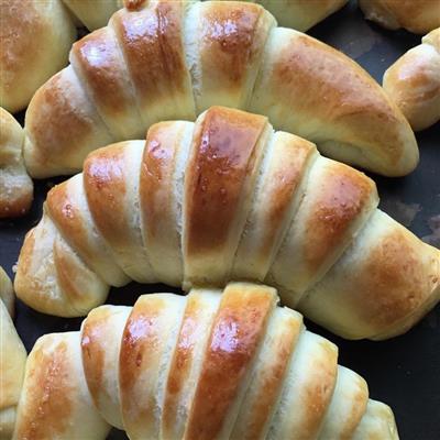 Cow horn bread