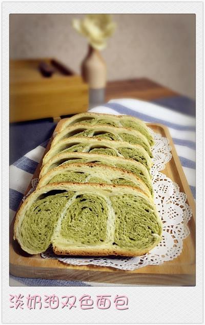 Light cream two-tone bread