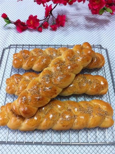 Milk and spinach bread