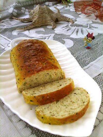 Pumpkin and sesame bread