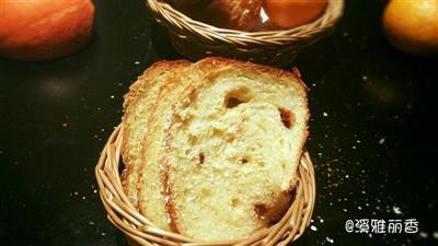 Bread machine version of raisin bread