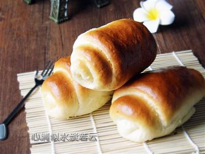 Coconut bread rolls