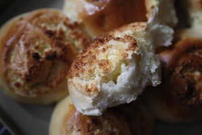 Coconut bread rolls