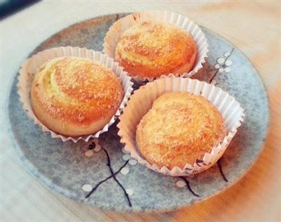 Milk and coconut bread rolls