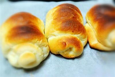 Coconut bread rolls