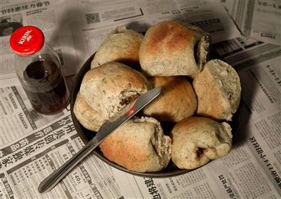 Bife de marisco pan de trigo negro