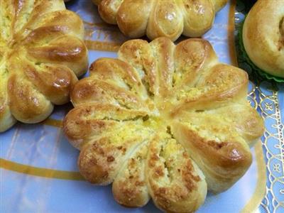 cacahuete flor shape bread