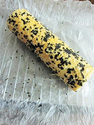 Sea cucumber bread rolls