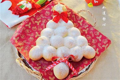 Christmas tree bread