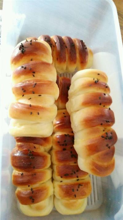 Caterpillar bread