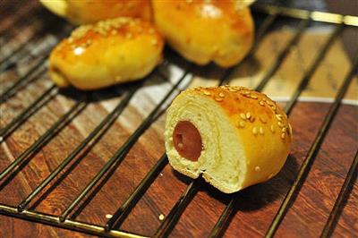 Hot dog rolls