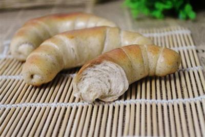 Soft and sweet cinnamon powdered cow horn bread