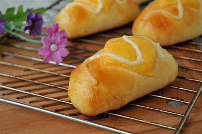 A small bread with meat and cheese