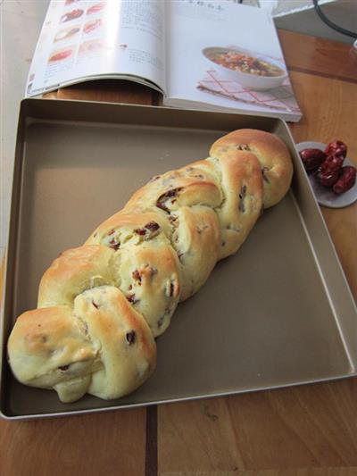 Red Date Braid Bread