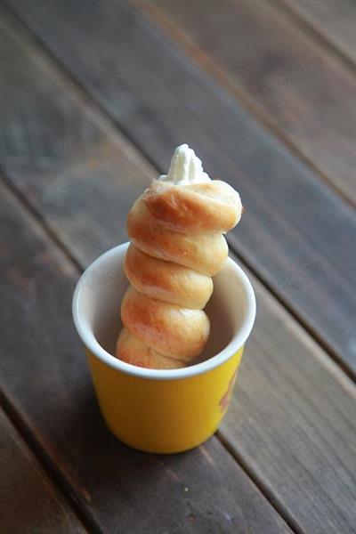 Spiral bread and cream rolls popular with children