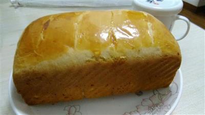 Light cream bread