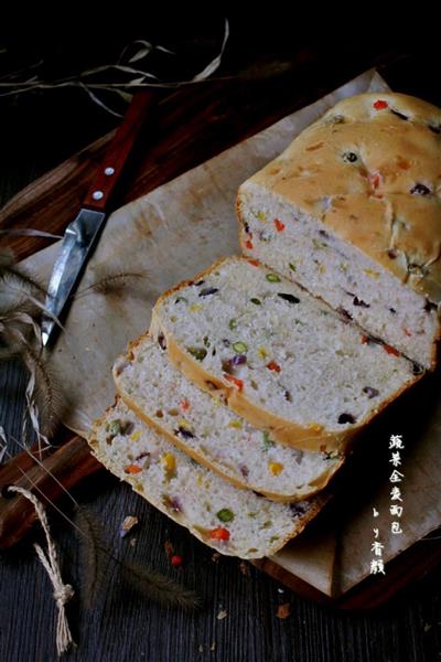 Whole wheat bread with vegetables