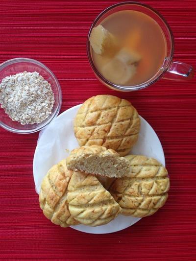 Oatmeal and pineapple