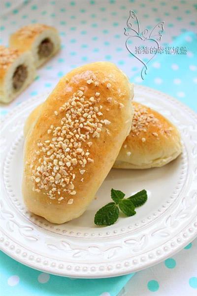 Almond tuna bread