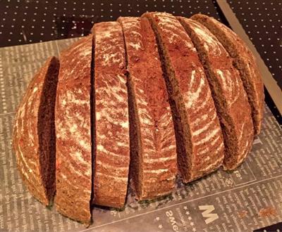 Integrated nut and rye village bread