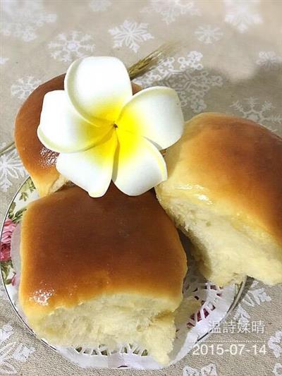 Old-fashioned bread with olive oil