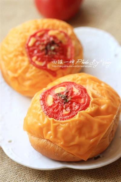 Small bags of tomato cheese