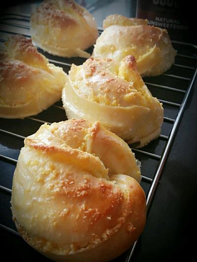 Milk and coconut bread - hand-blended