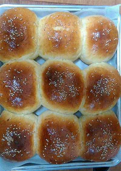 Red bean sand dulce bread