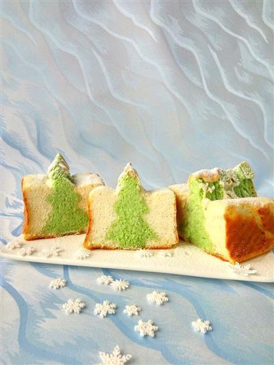 Snow falling Christmas tree toast