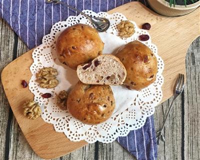 Walnut and plum bread