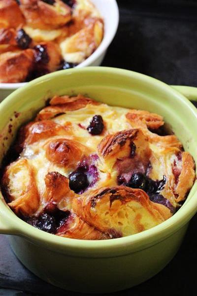 Blueberry bread pudding