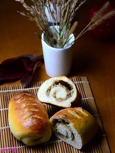 Walnut bread